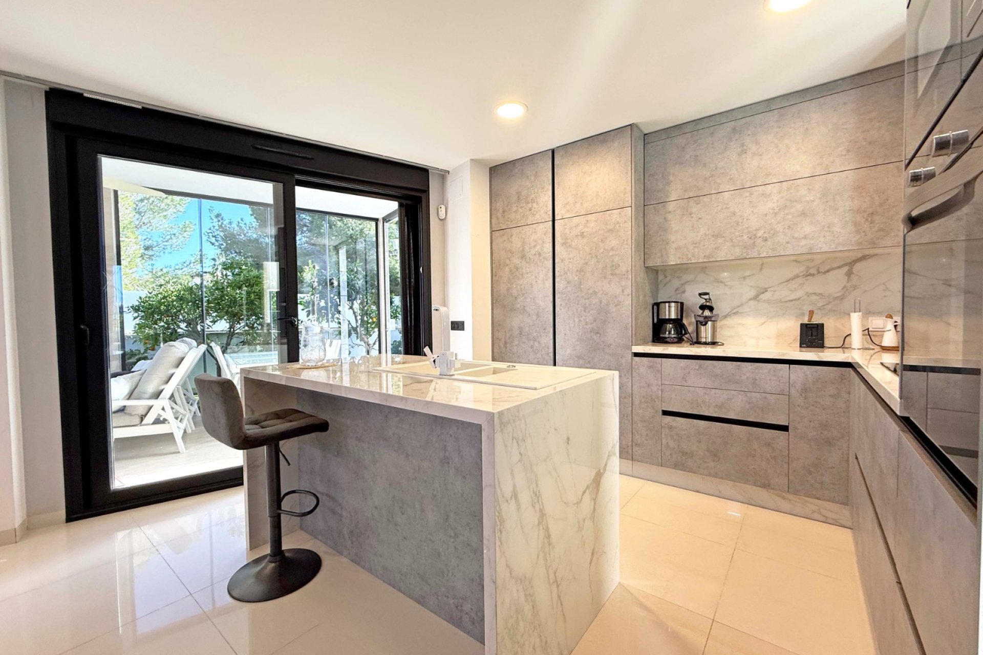 Resale - Villa -
Orihuela Costa - Villamartin