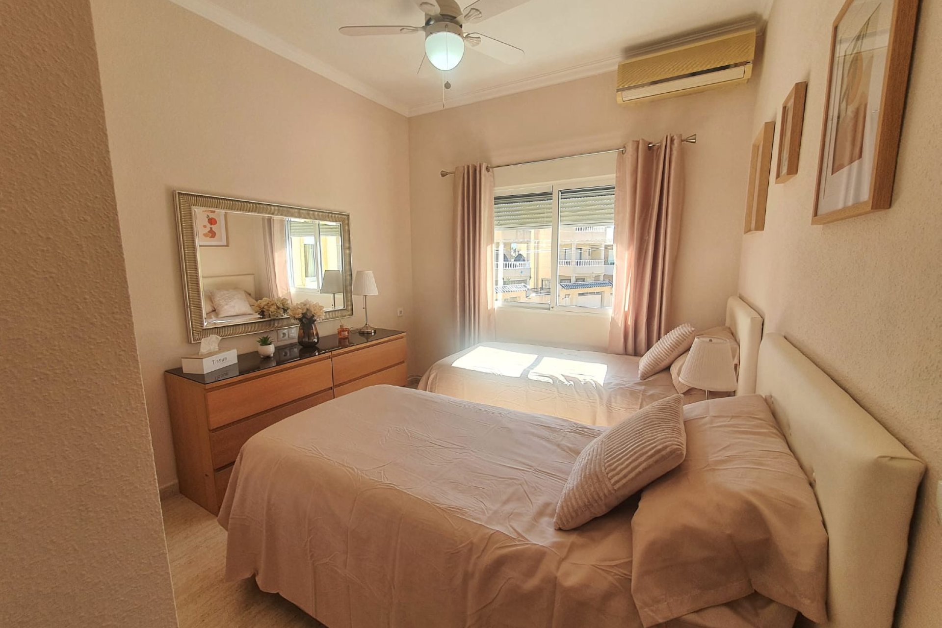 Resale - Villa -
Orihuela Costa - Villamartin