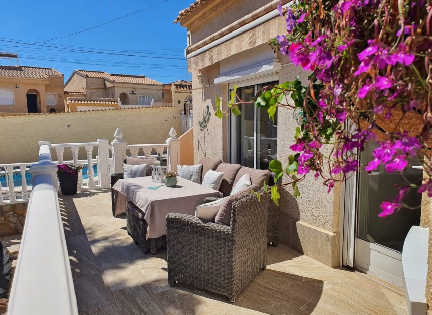 Resale - Villa -
Orihuela Costa - Villamartin