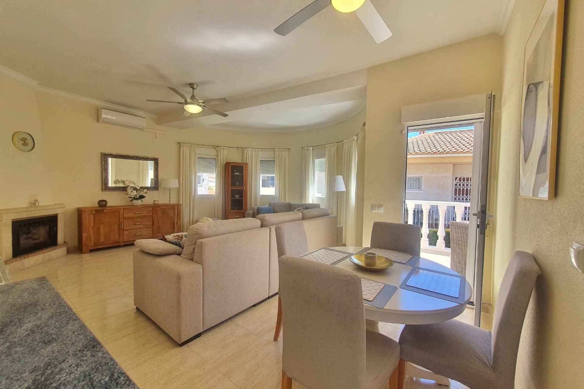 Resale - Villa -
Orihuela Costa - Villamartin