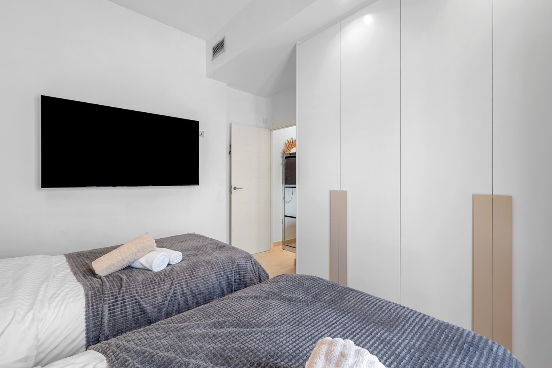 Resale - Villa -
Orihuela Costa - Villamartin