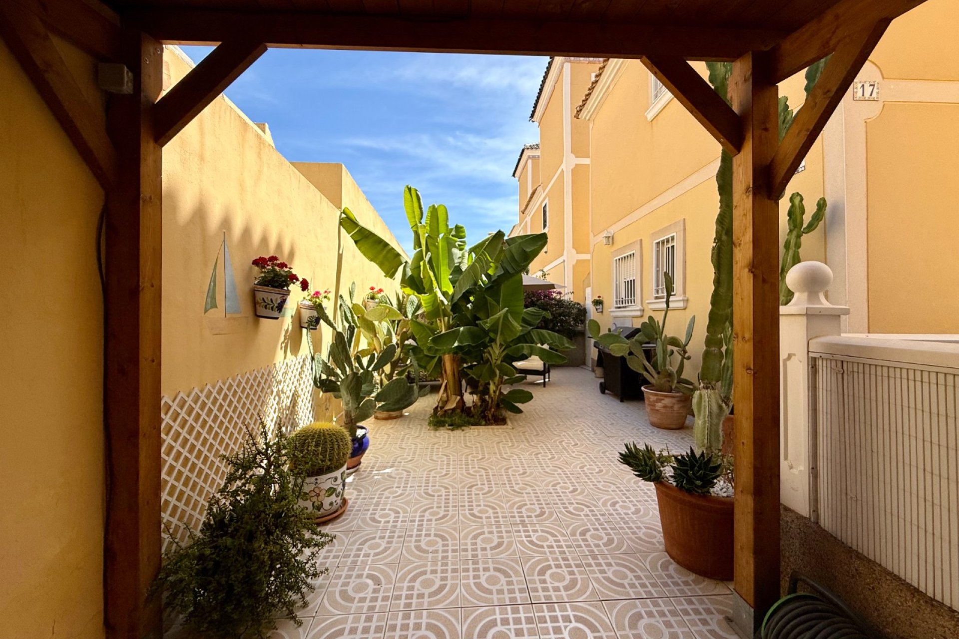 Resale - Villa -
Orihuela Costa - Villamartin