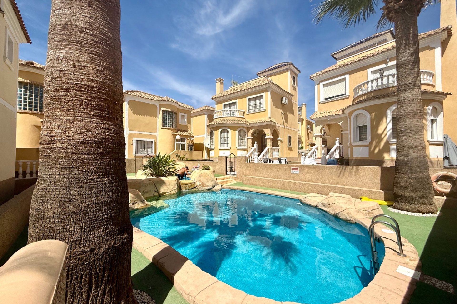 Resale - Villa -
Orihuela Costa - Villamartin