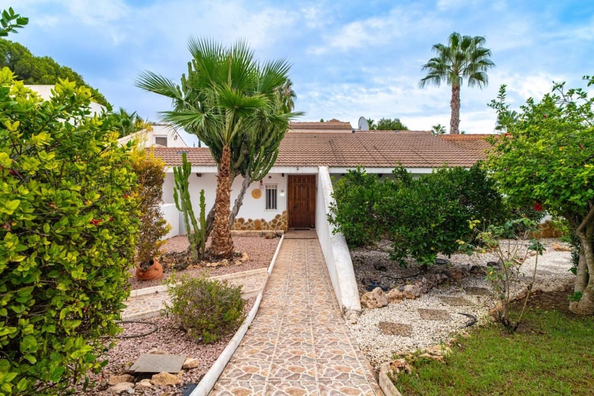 Resale - Villa -
Orihuela Costa - Villamartin