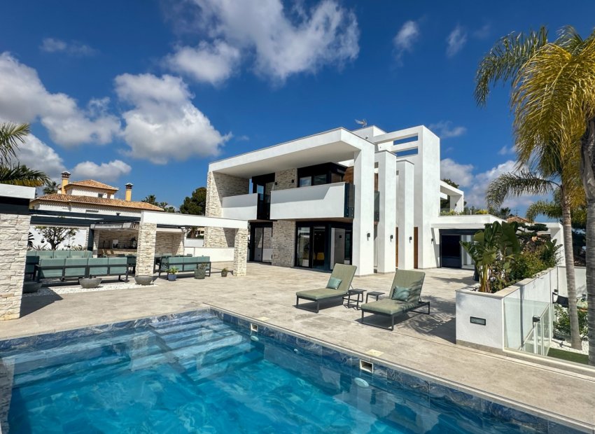 Resale - Villa -
Orihuela Costa - Villamartin