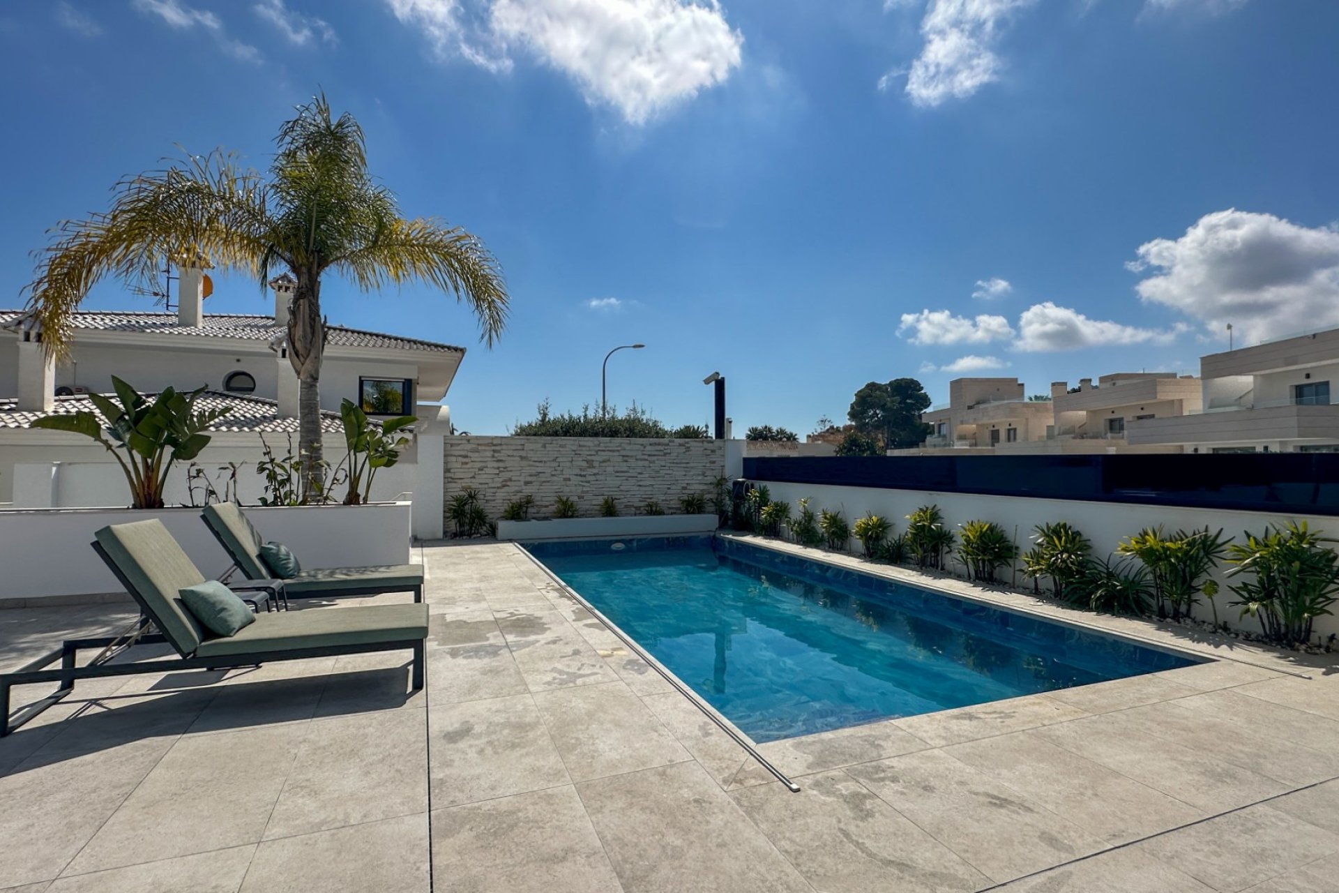 Resale - Villa -
Orihuela Costa - Villamartin
