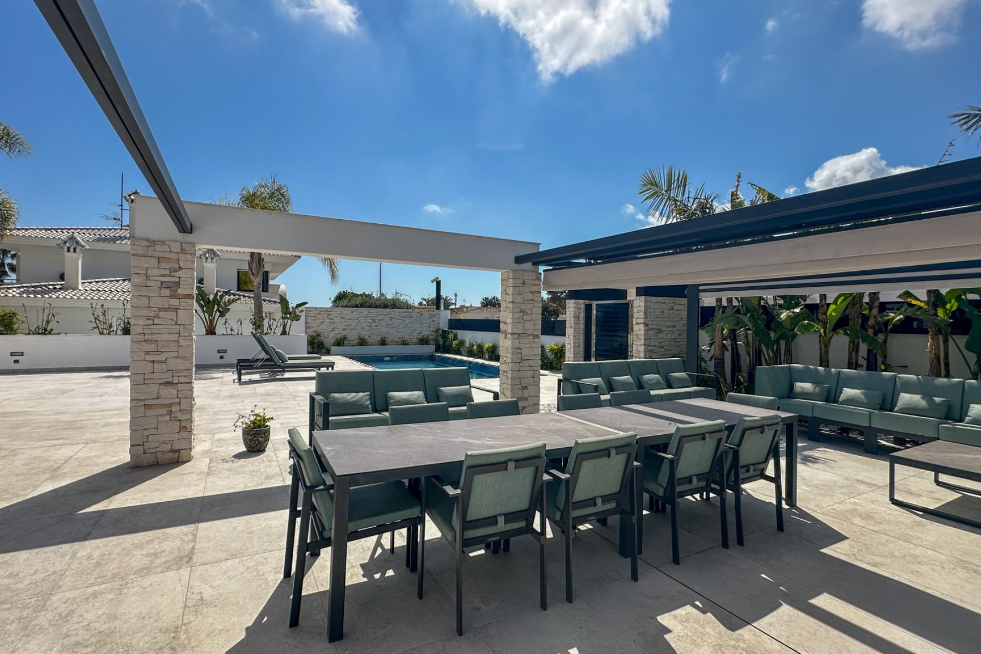 Resale - Villa -
Orihuela Costa - Villamartin