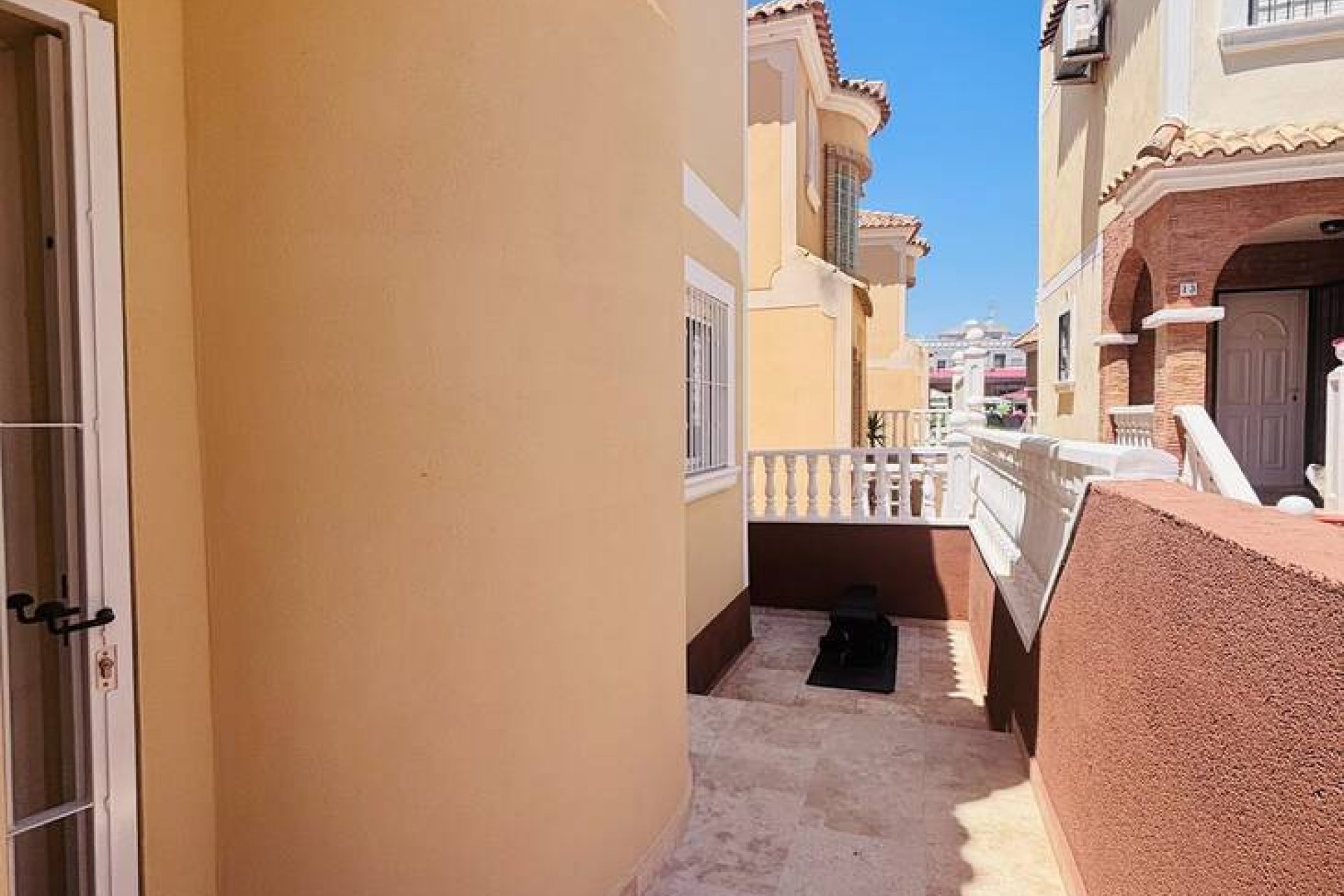 Resale - Villa -
Orihuela Costa - Villamartin