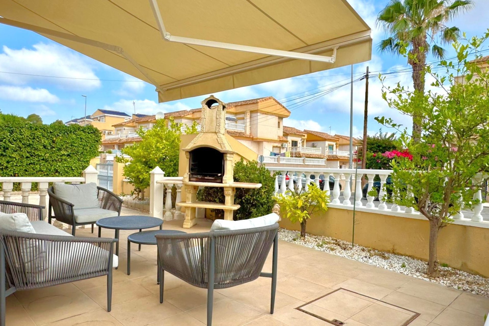 Resale - Villa -
Orihuela Costa - Villamartin