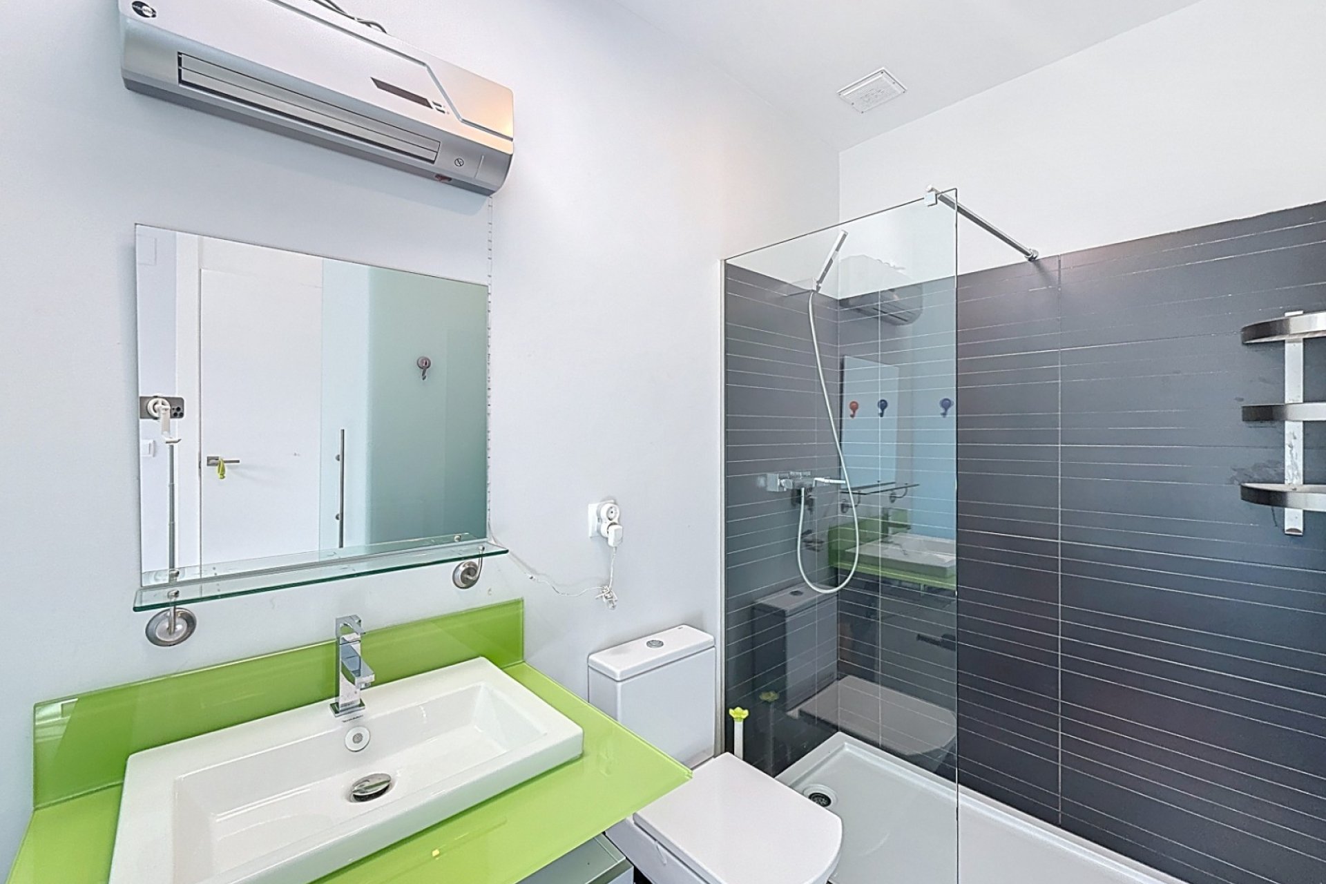 Resale - Villa -
Orihuela Costa - Villamartín