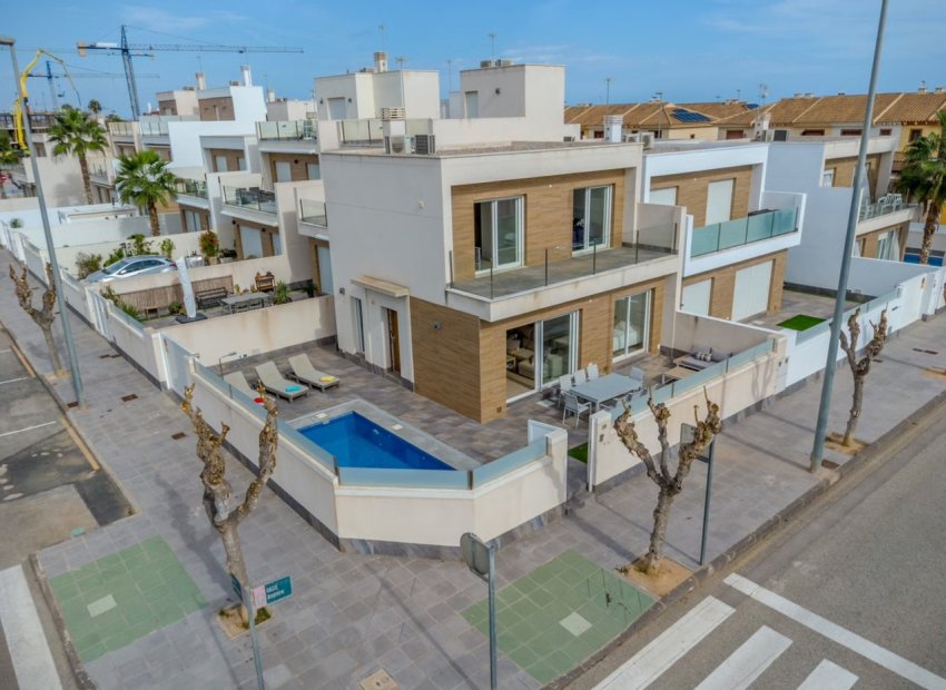 Resale - Villa -
Pilar de la Horadada