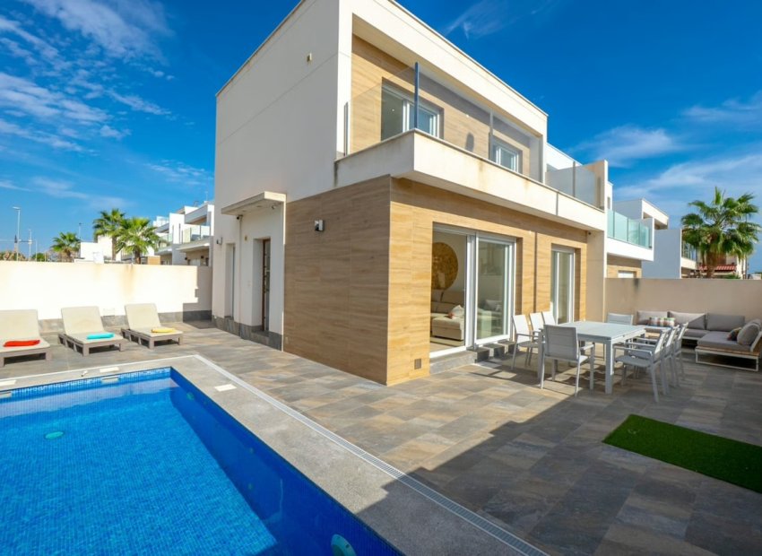 Resale - Villa -
Pilar de la Horadada