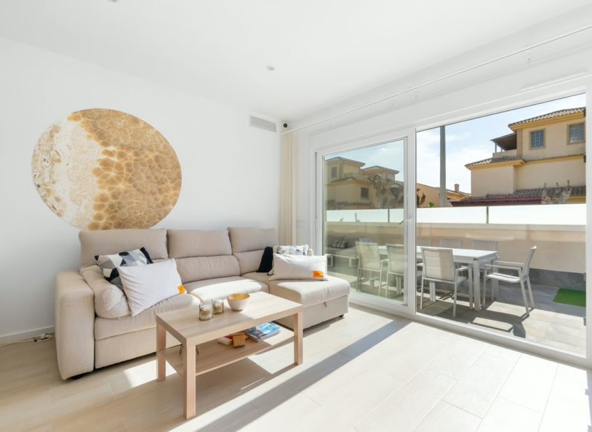 Resale - Villa -
Pilar de la Horadada
