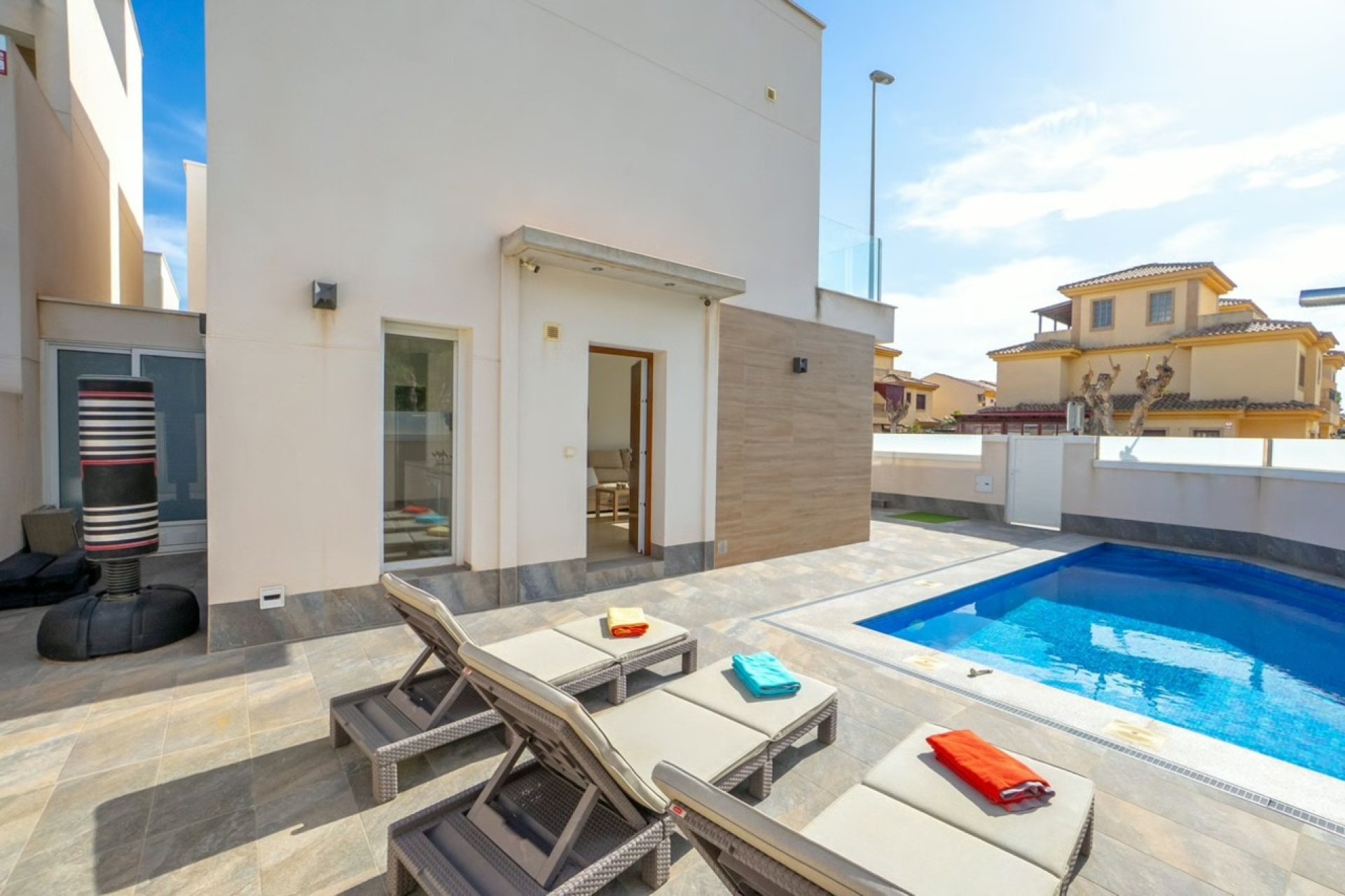Resale - Villa -
Pilar de la Horadada