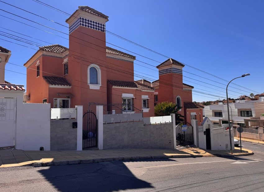 Resale - Villa -
San Miguel de Salinas - Blue Lagoon