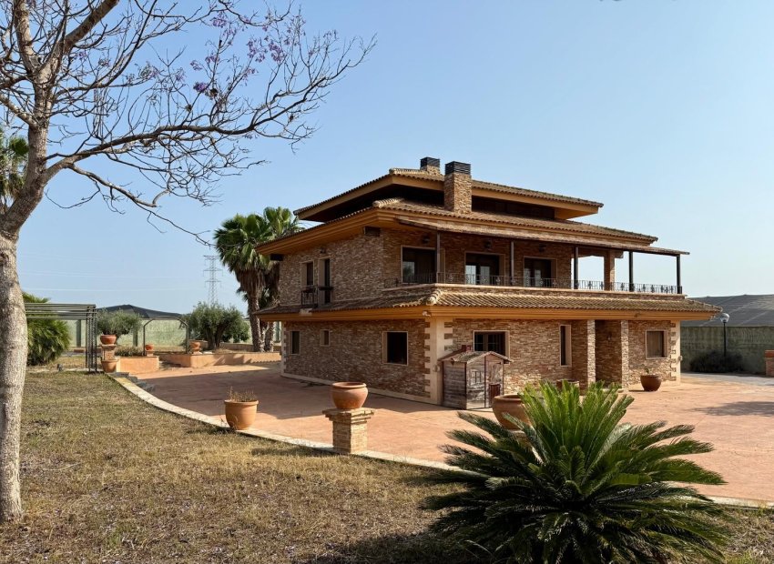 Resale - Villa -
San Miguel de Salinas