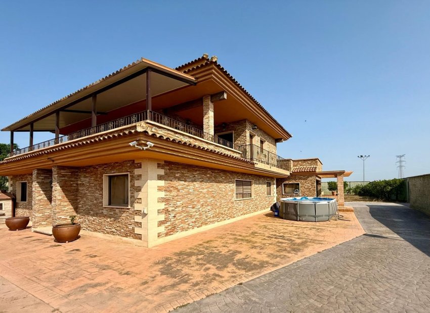 Resale - Villa -
San Miguel de Salinas
