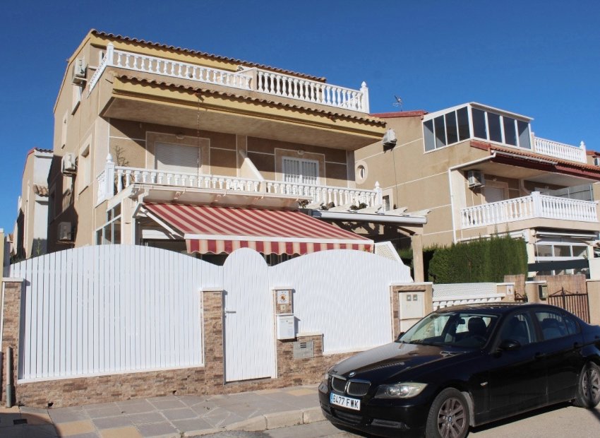 Resale - Villa -
Torre de la Horadada