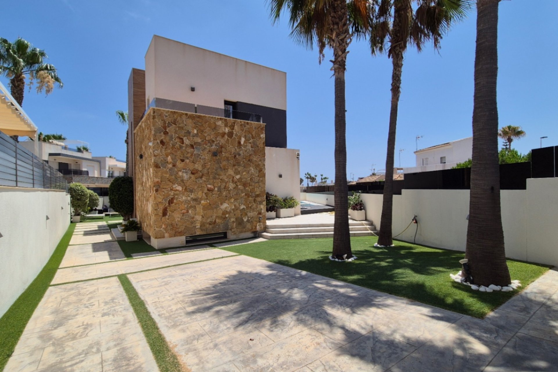 Resale - Villa -
Torrevieja - Costa Blanca Sur