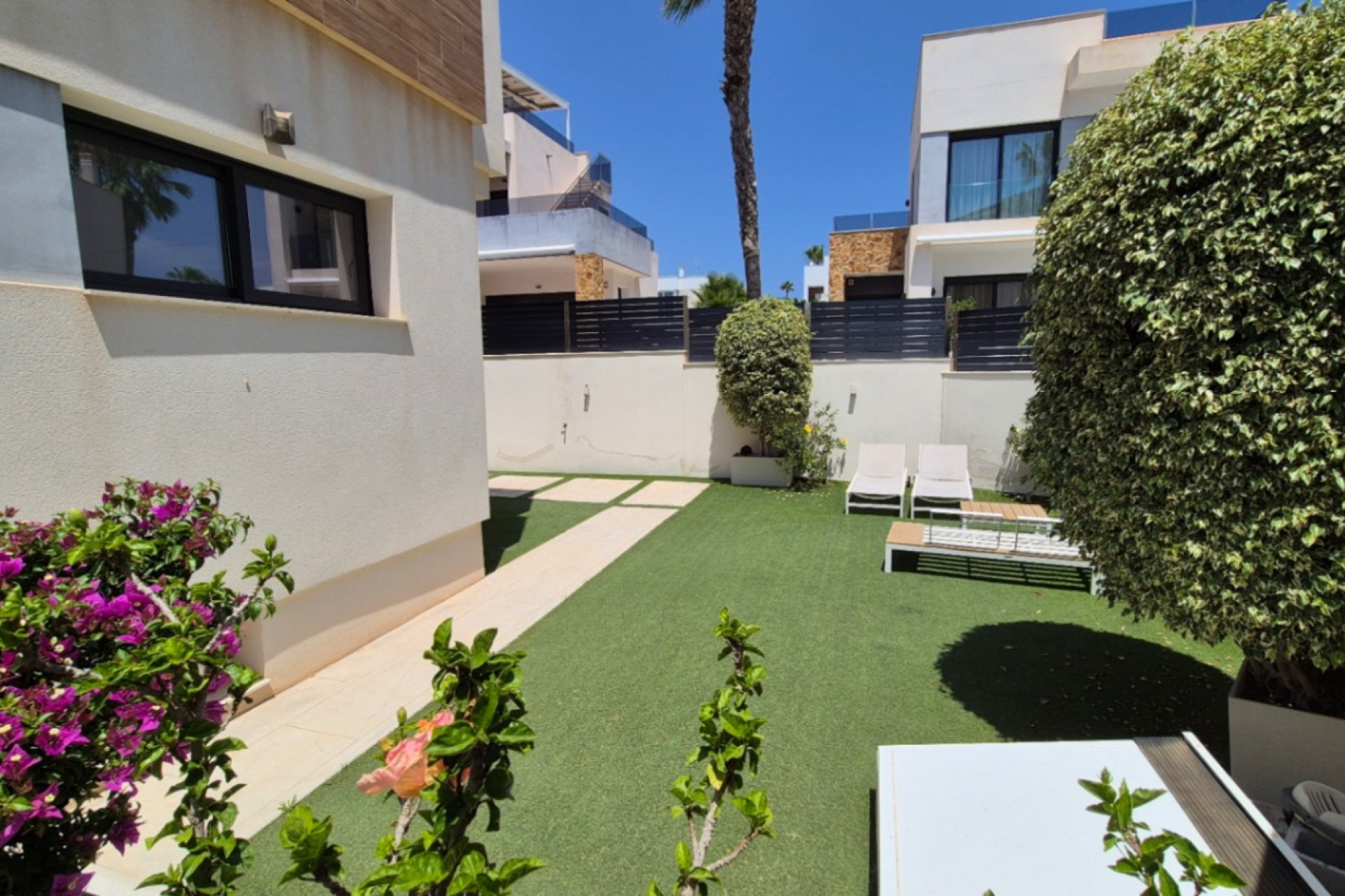 Resale - Villa -
Torrevieja - Costa Blanca Sur