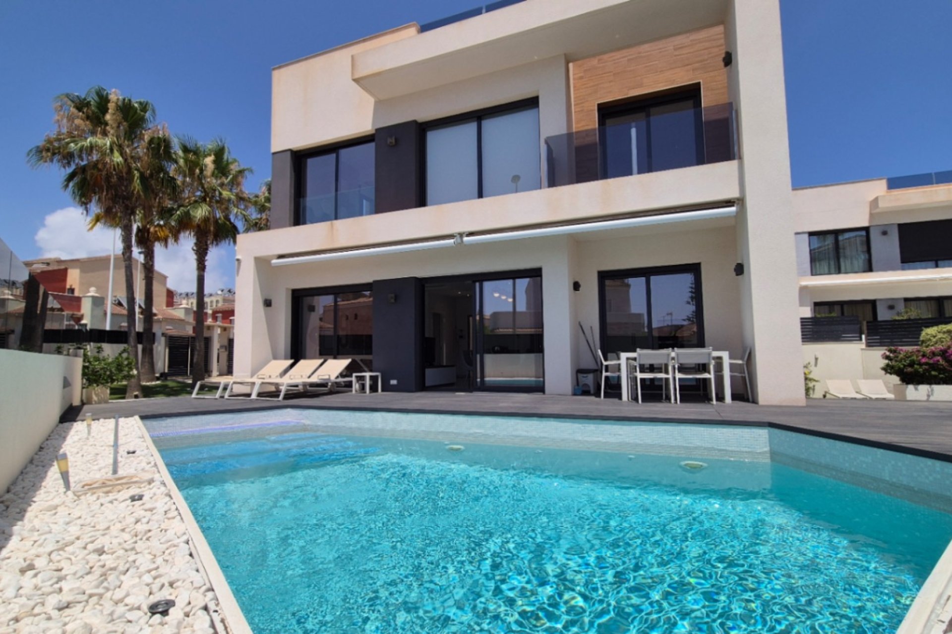 Resale - Villa -
Torrevieja - Costa Blanca Sur