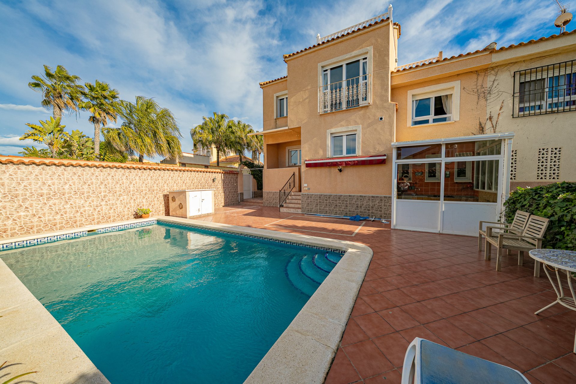 Resale - Villa -
Torrevieja - El Chaparral