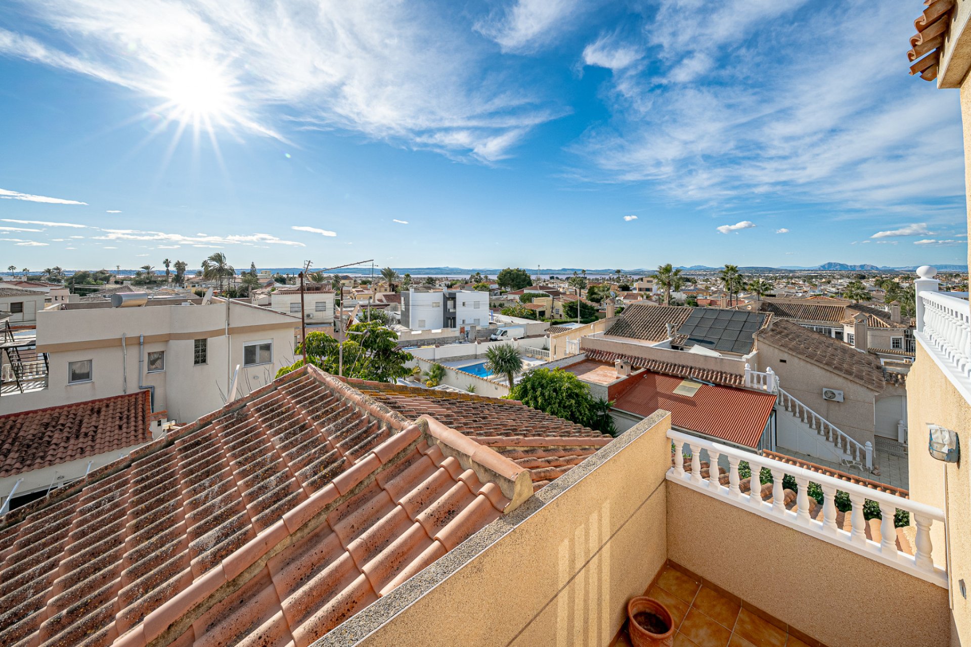 Resale - Villa -
Torrevieja - El Chaparral