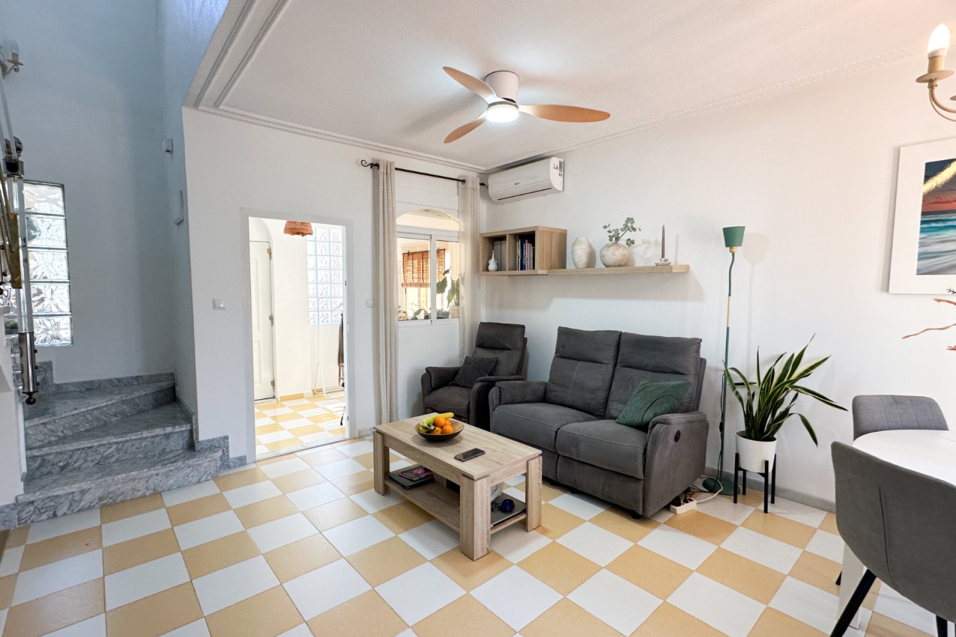 Resale - Villa -
Torrevieja - Nueva Torrevieja - Aguas Nuevas