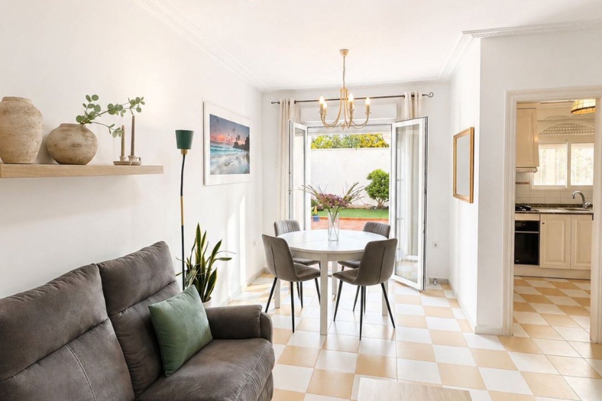 Resale - Villa -
Torrevieja - Nueva Torrevieja - Aguas Nuevas