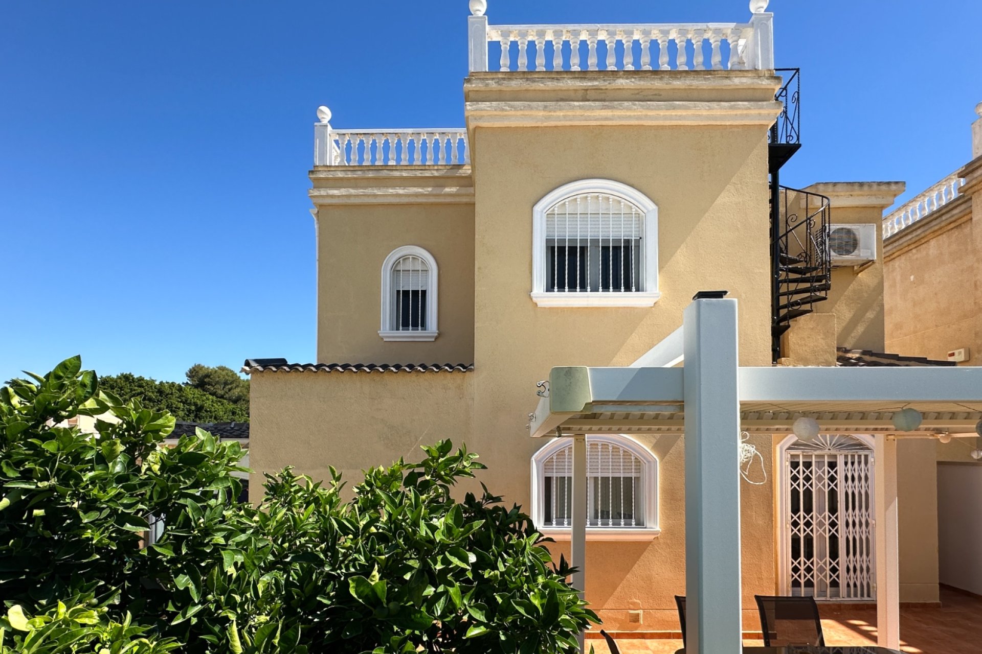 Resale - Villa -
Torrevieja - Nueva Torrevieja - Aguas Nuevas
