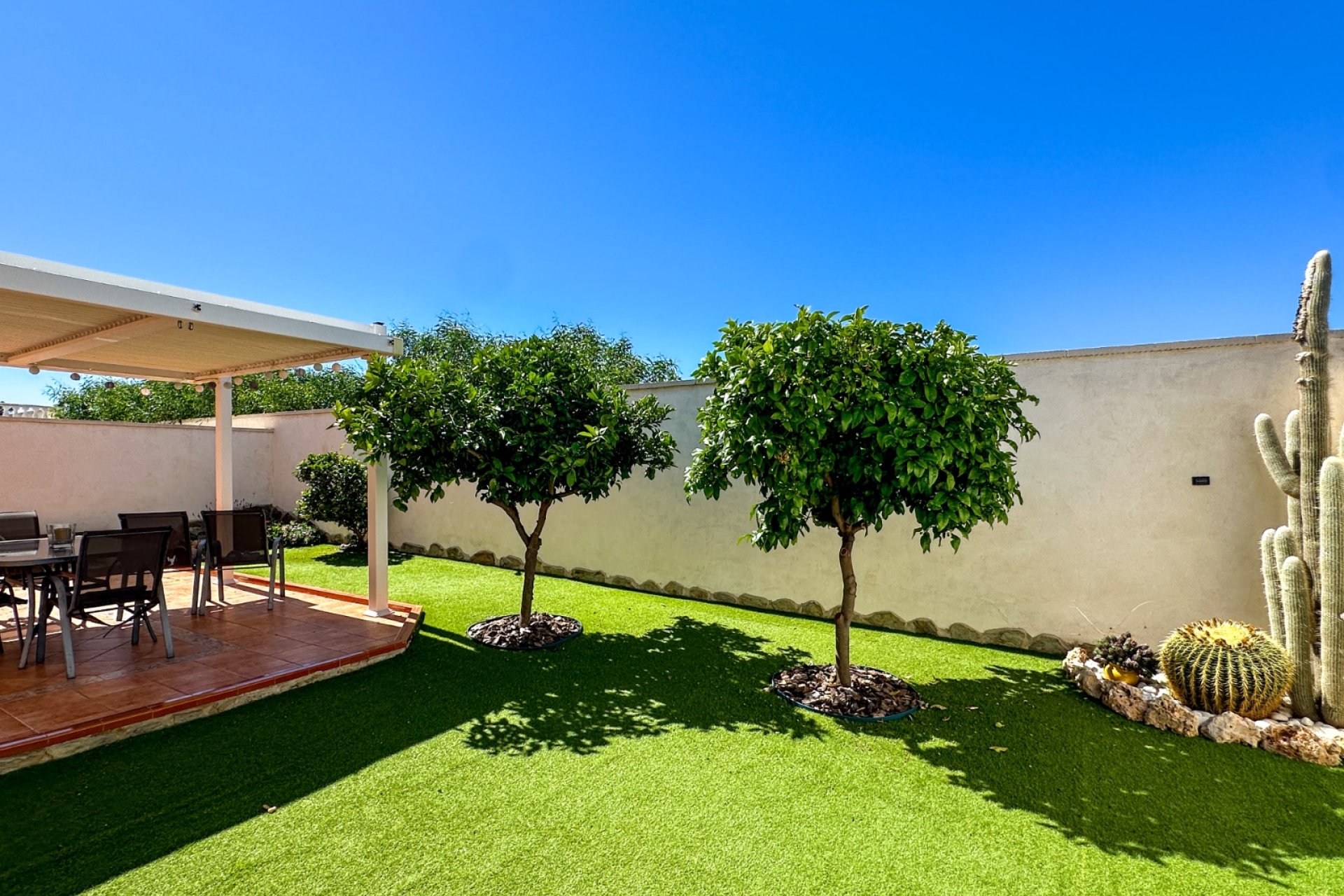 Resale - Villa -
Torrevieja - Nueva Torrevieja - Aguas Nuevas