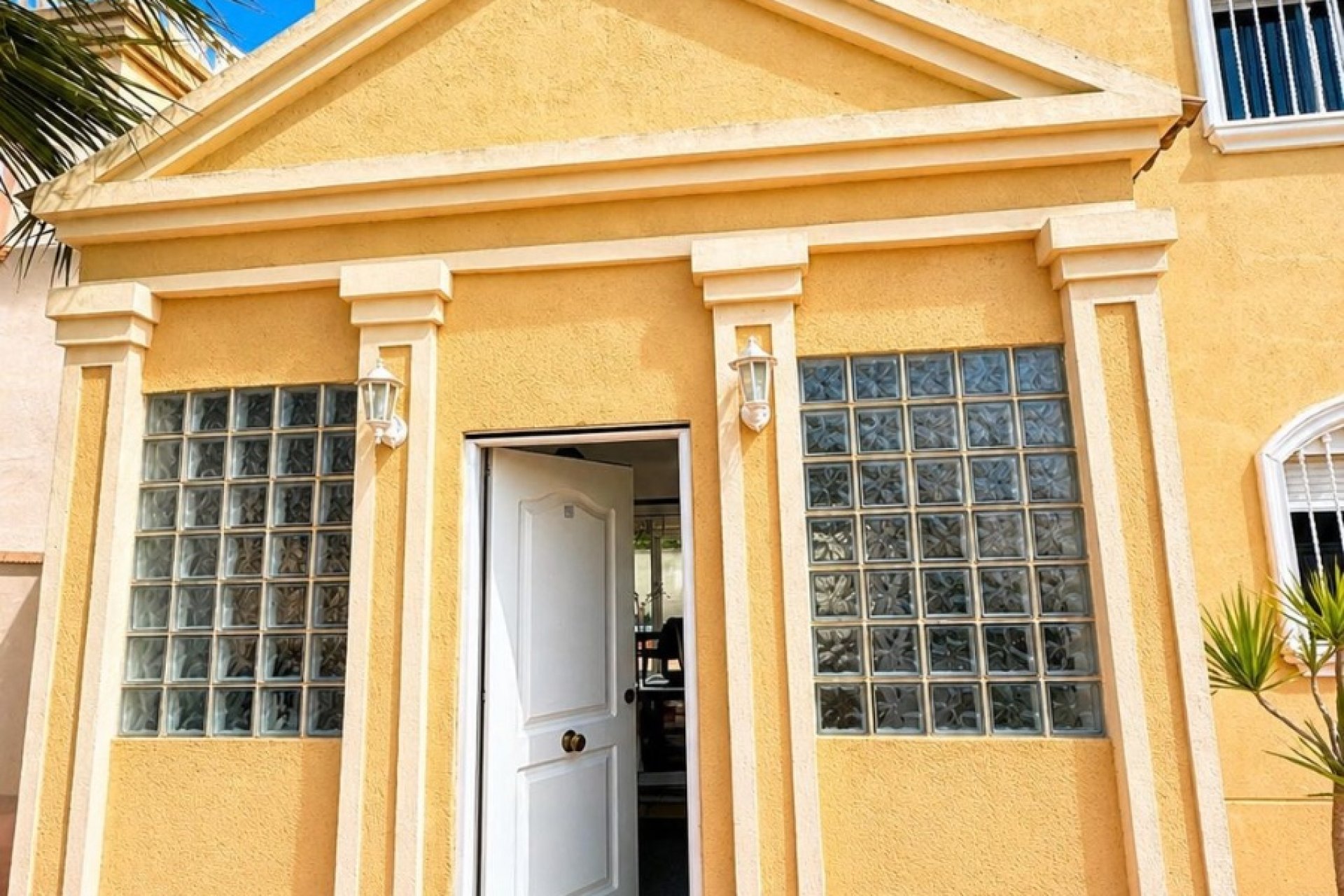 Resale - Villa -
Torrevieja - Nueva Torrevieja - Aguas Nuevas