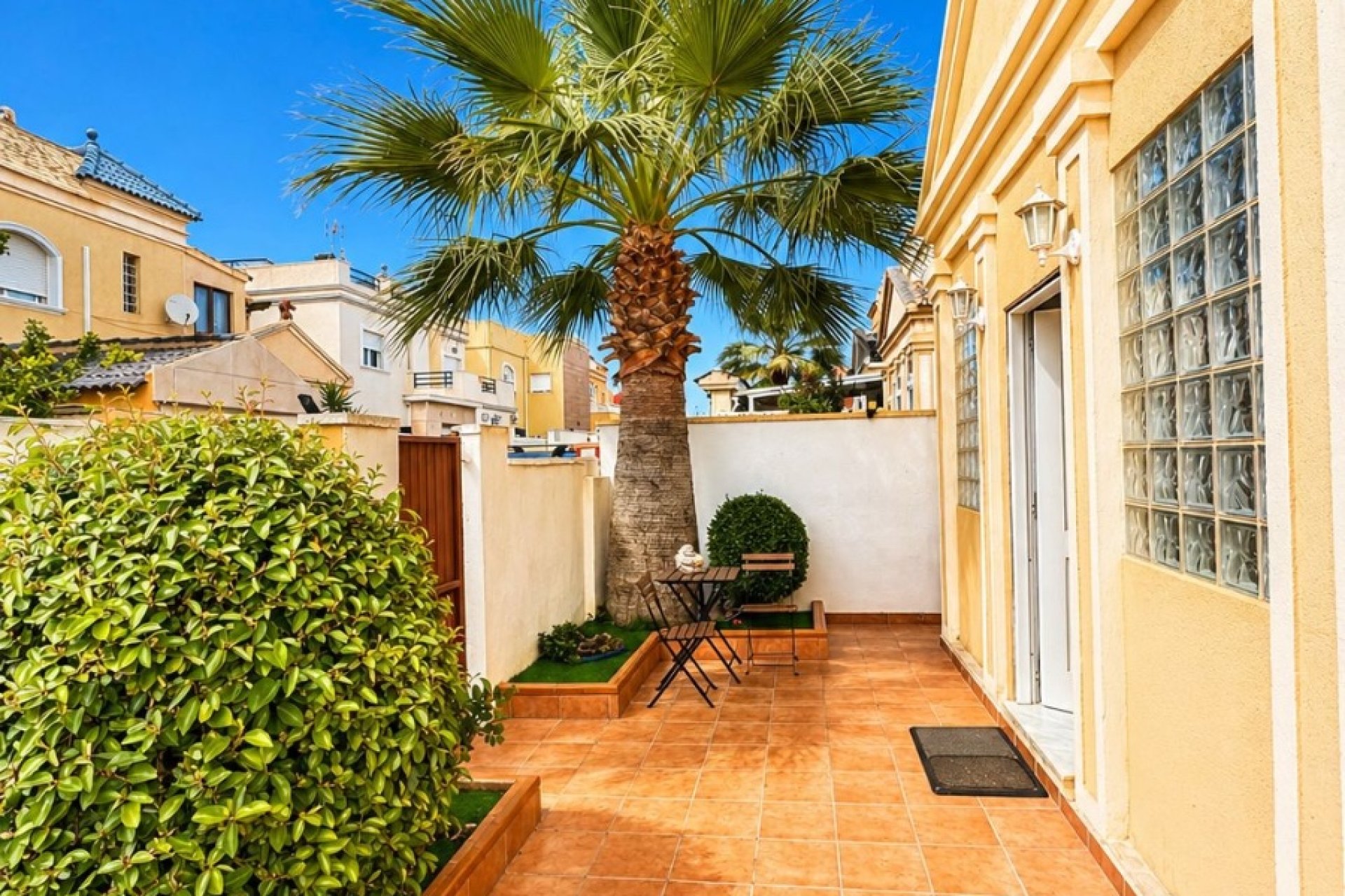 Resale - Villa -
Torrevieja - Nueva Torrevieja - Aguas Nuevas