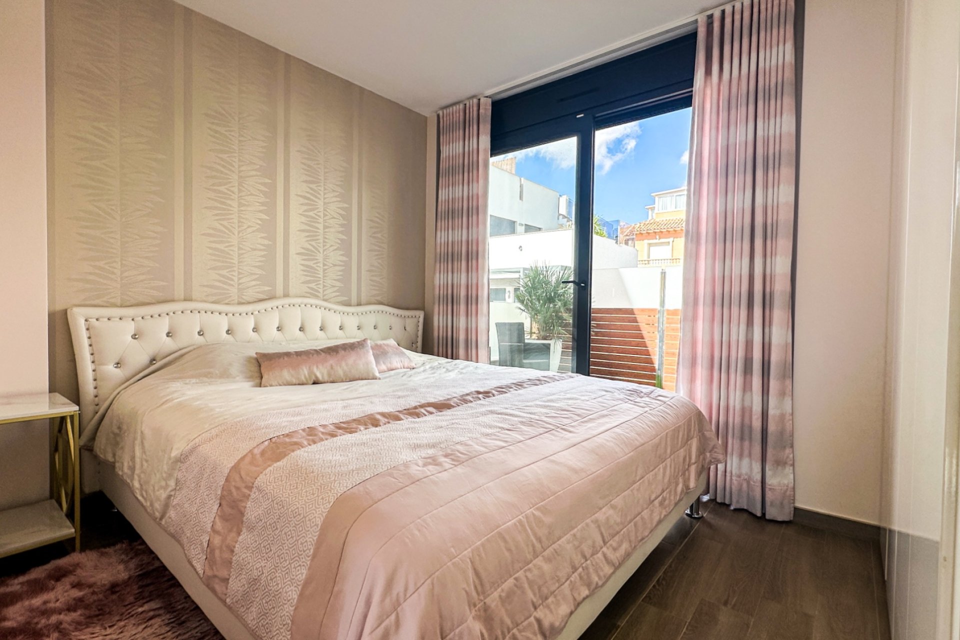 Resale - Villa -
Torrevieja - Nueva Torrevieja - Aguas Nuevas