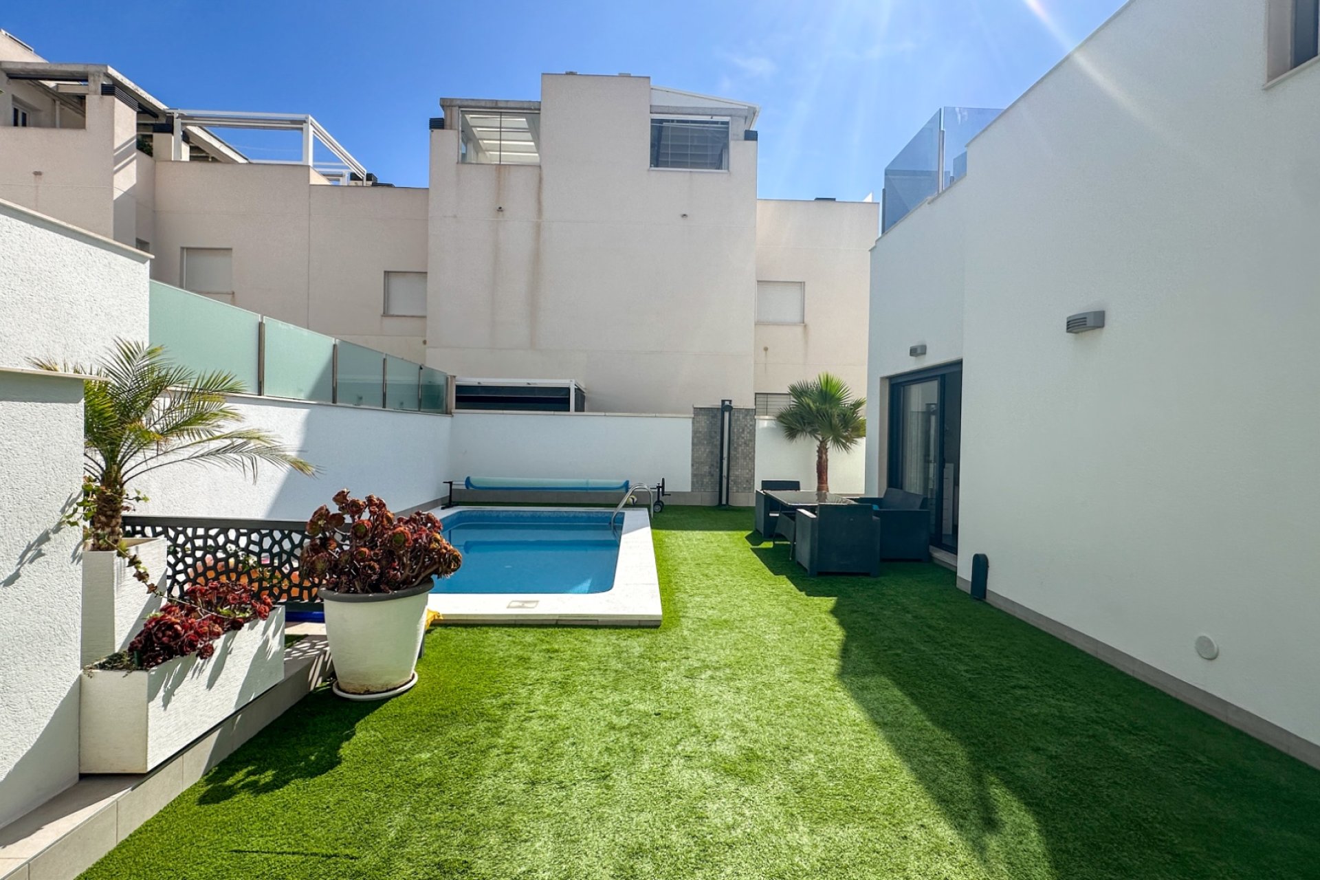 Resale - Villa -
Torrevieja - Nueva Torrevieja - Aguas Nuevas