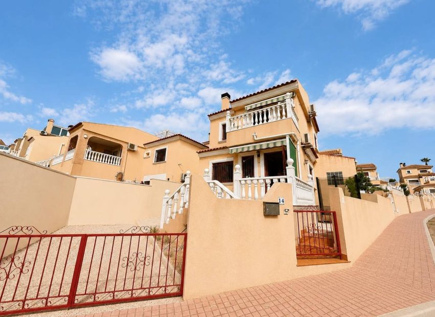Resale - Villa -
Villamartín - Blue Lagoon