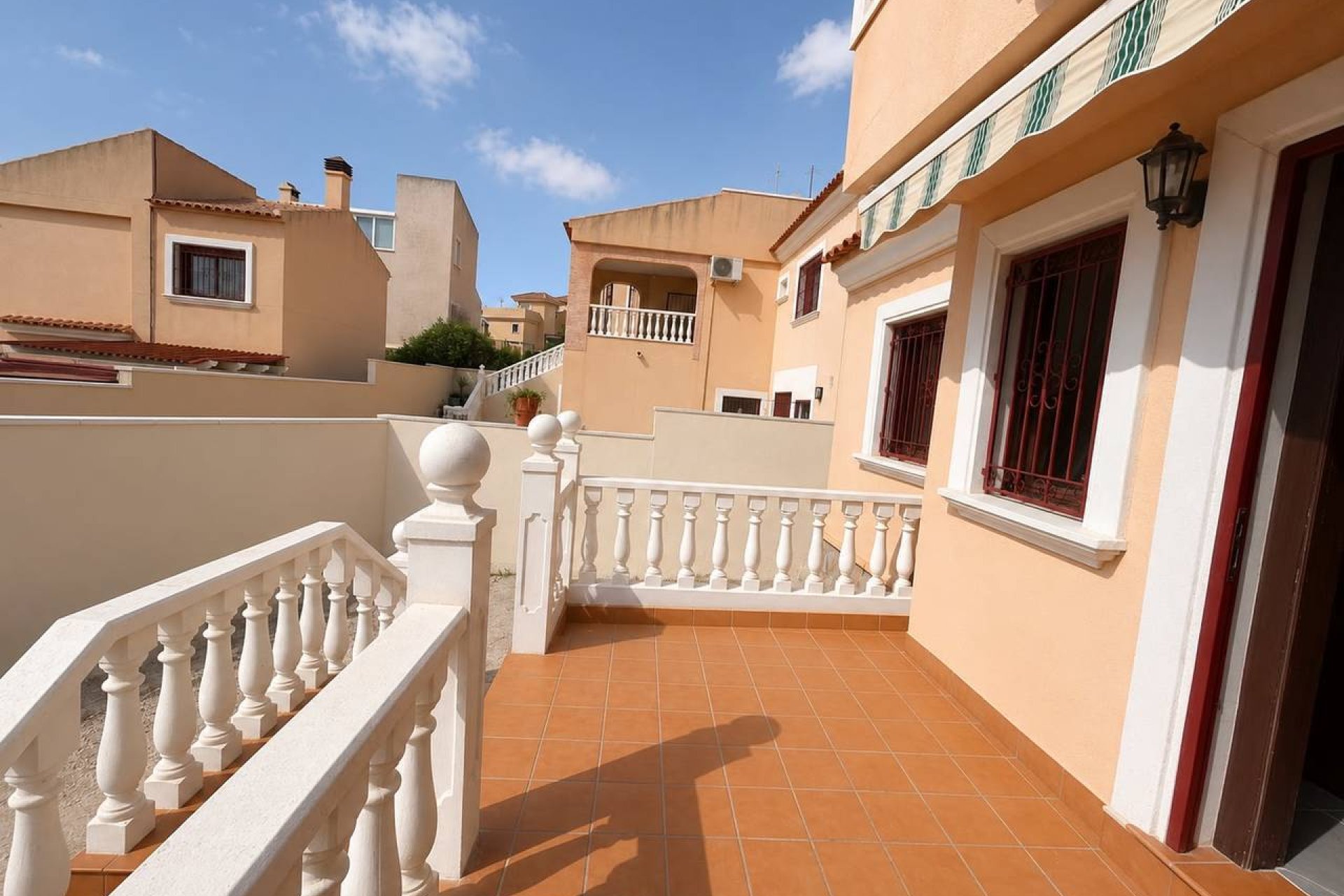 Resale - Villa -
Villamartín - Blue Lagoon
