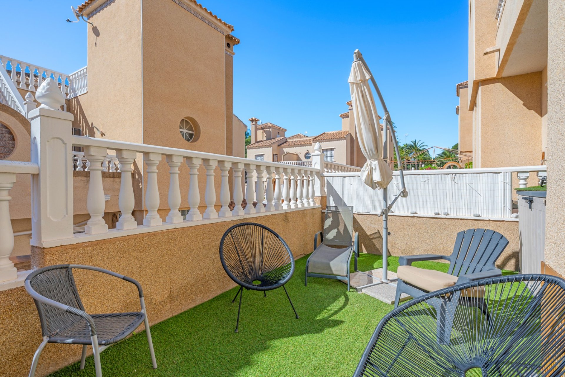 Resale - Villa -
Villamartín - Blue Lagoon