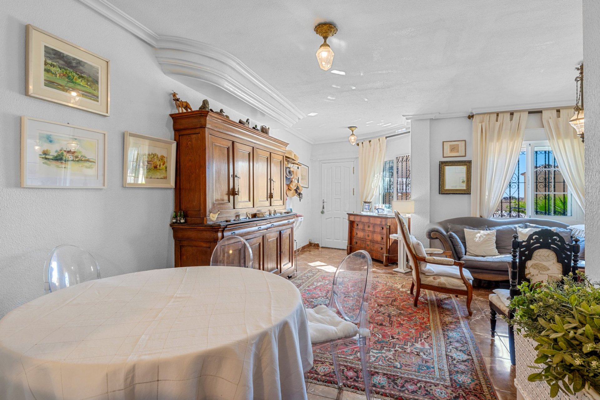 Resale - Villa -
Villamartin - Costa Blanca