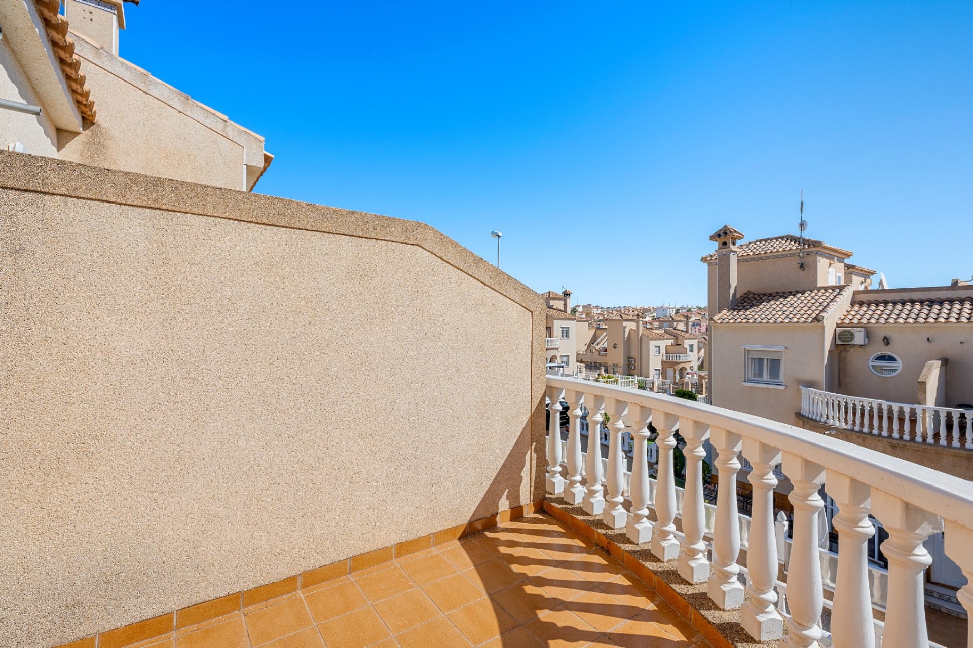 Resale - Villa -
Villamartin - Costa Blanca