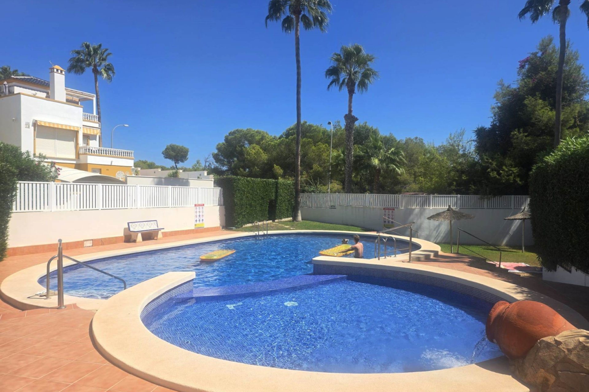 Resale - Villa -
Villamartín - La Rioja