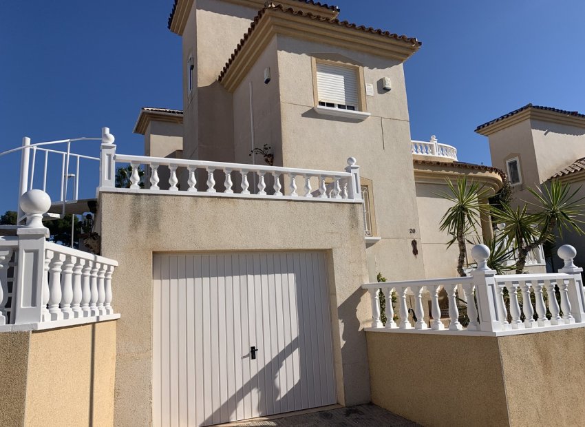 Resale - Villa -
Villamartin, Orihuela Costa