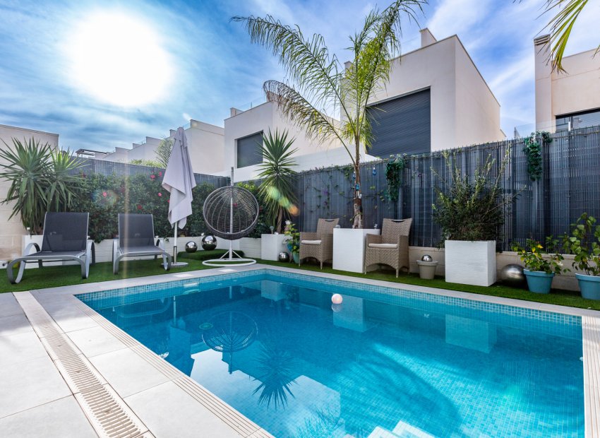 Resale - Villa -
Villamartin - Pau 26