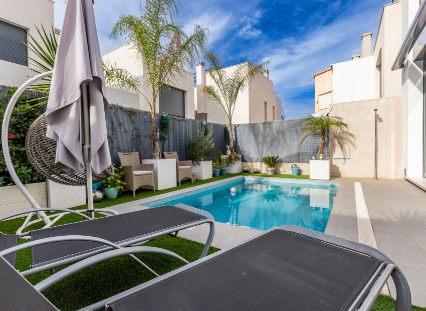 Resale - Villa -
Villamartin - Pau 26