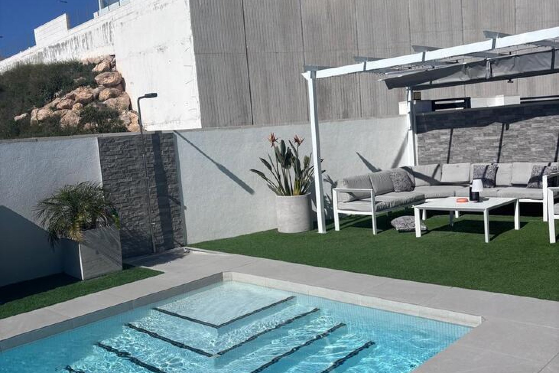 Resale - Villa -
Villamartín - PAU 8