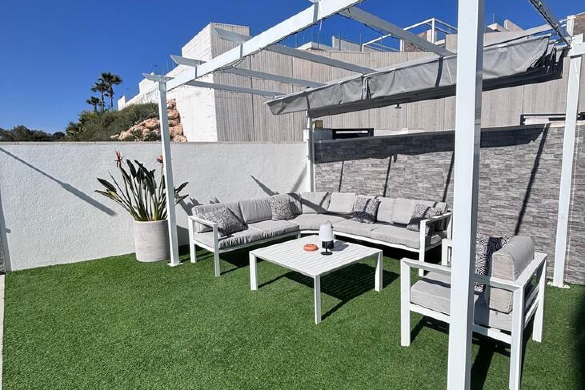 Resale - Villa -
Villamartín - PAU 8