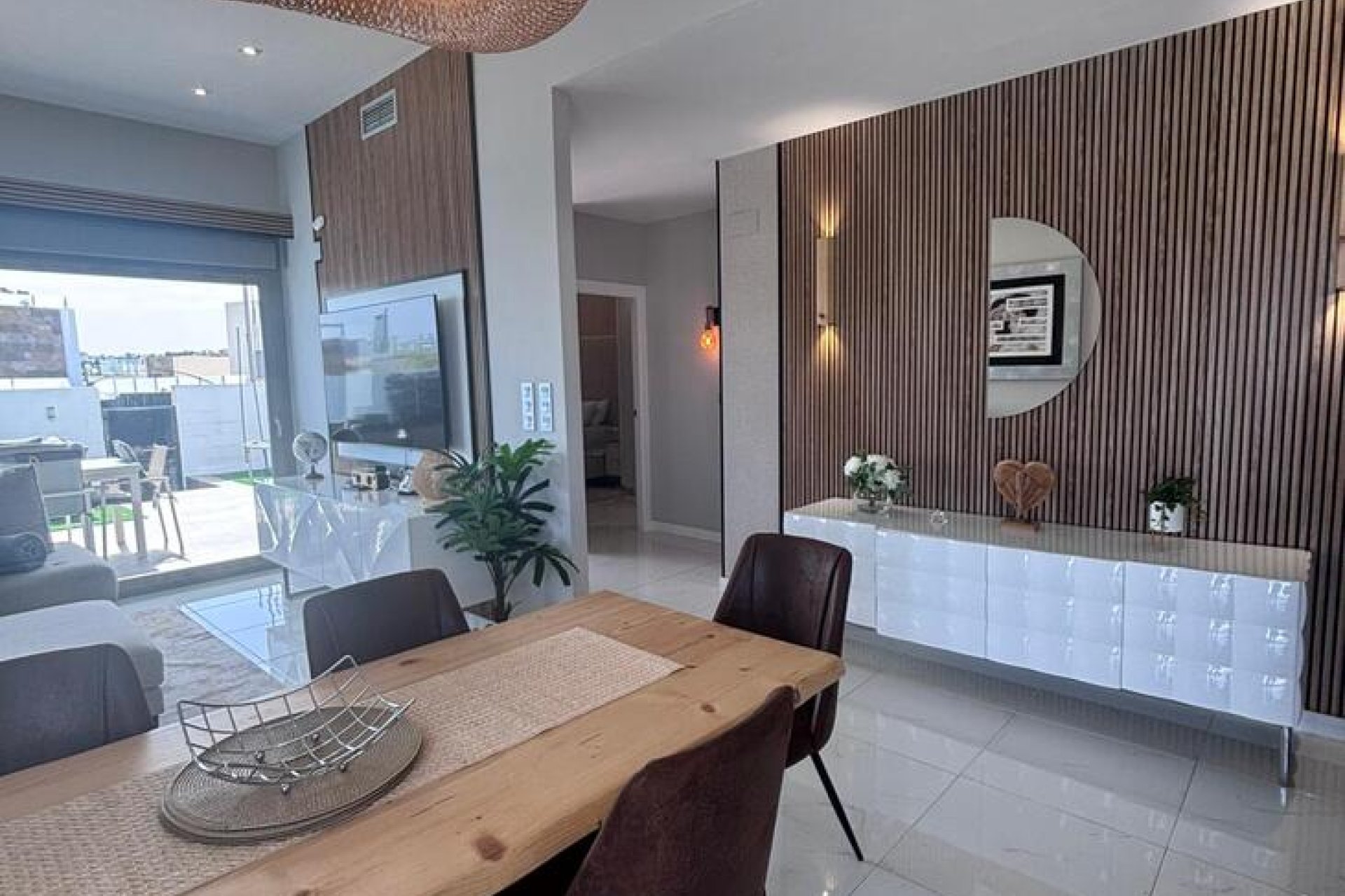 Resale - Villa -
Villamartín - PAU 8