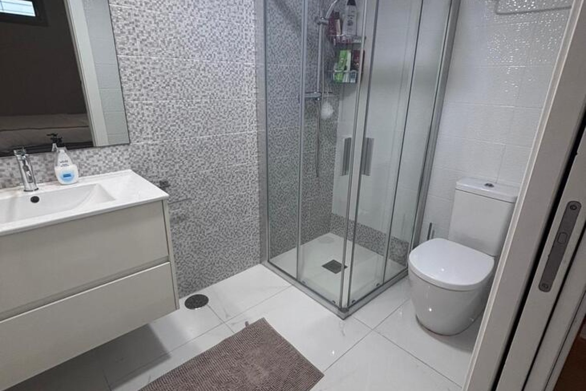 Resale - Villa -
Villamartín - PAU 8