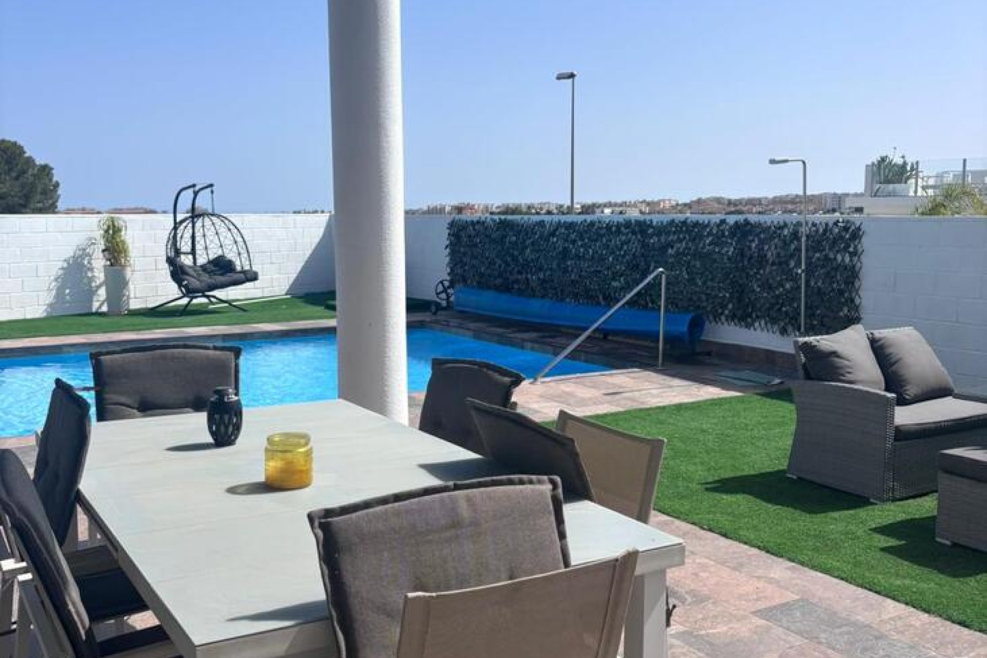 Resale - Villa -
Villamartín - PAU 8