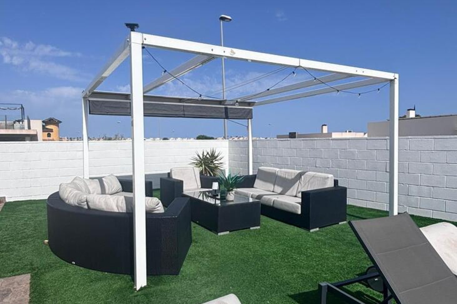 Resale - Villa -
Villamartín - PAU 8